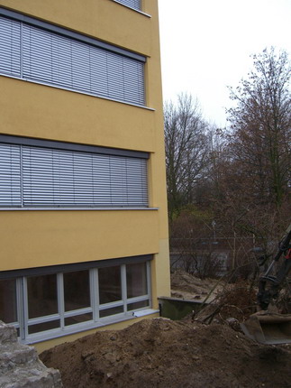 Neue Fassade der Klecks Grundschule in Berlin Pankow